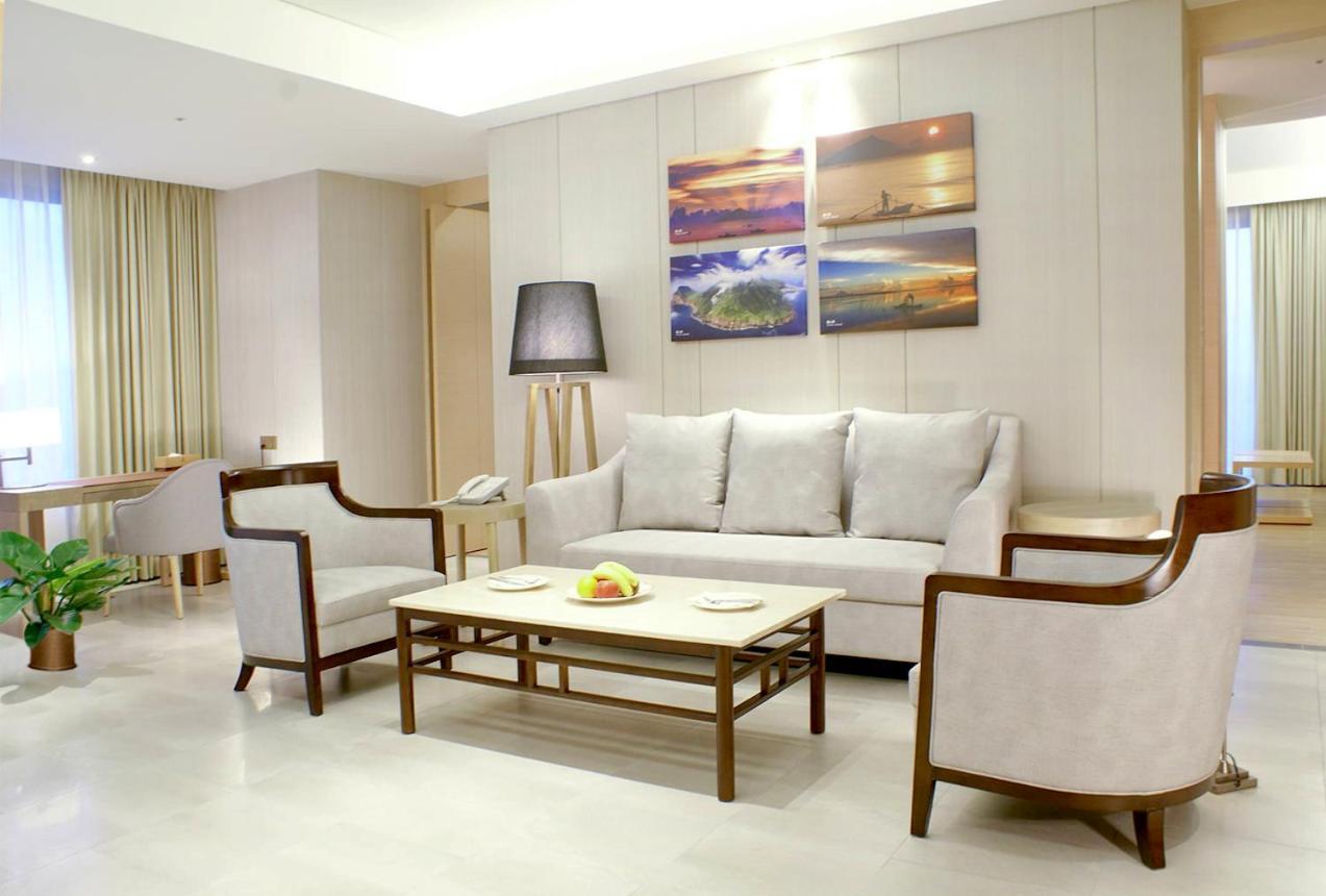 Cuncyue Hot Spring Resort Luodong Oda fotoğraf A living room